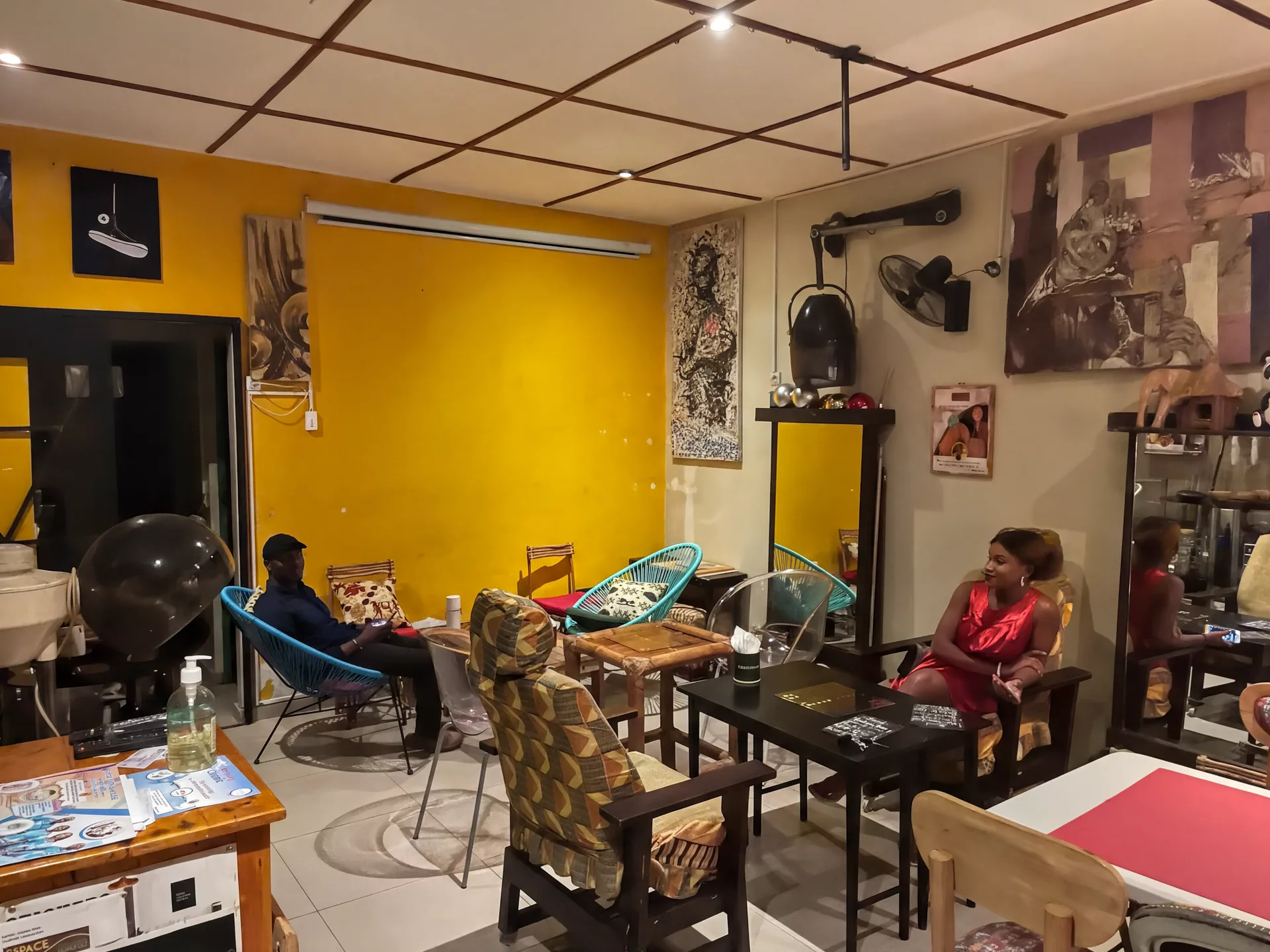 Intérieur convivial d'Espace WoW